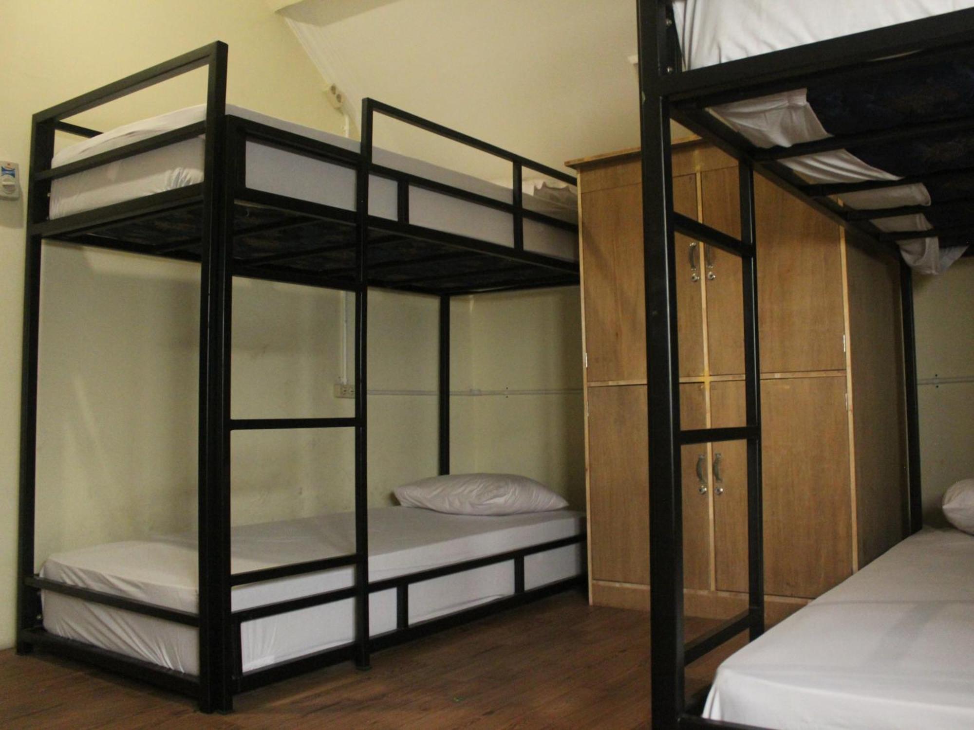 Oke Baik Hostel Yogyakarta Exteriör bild