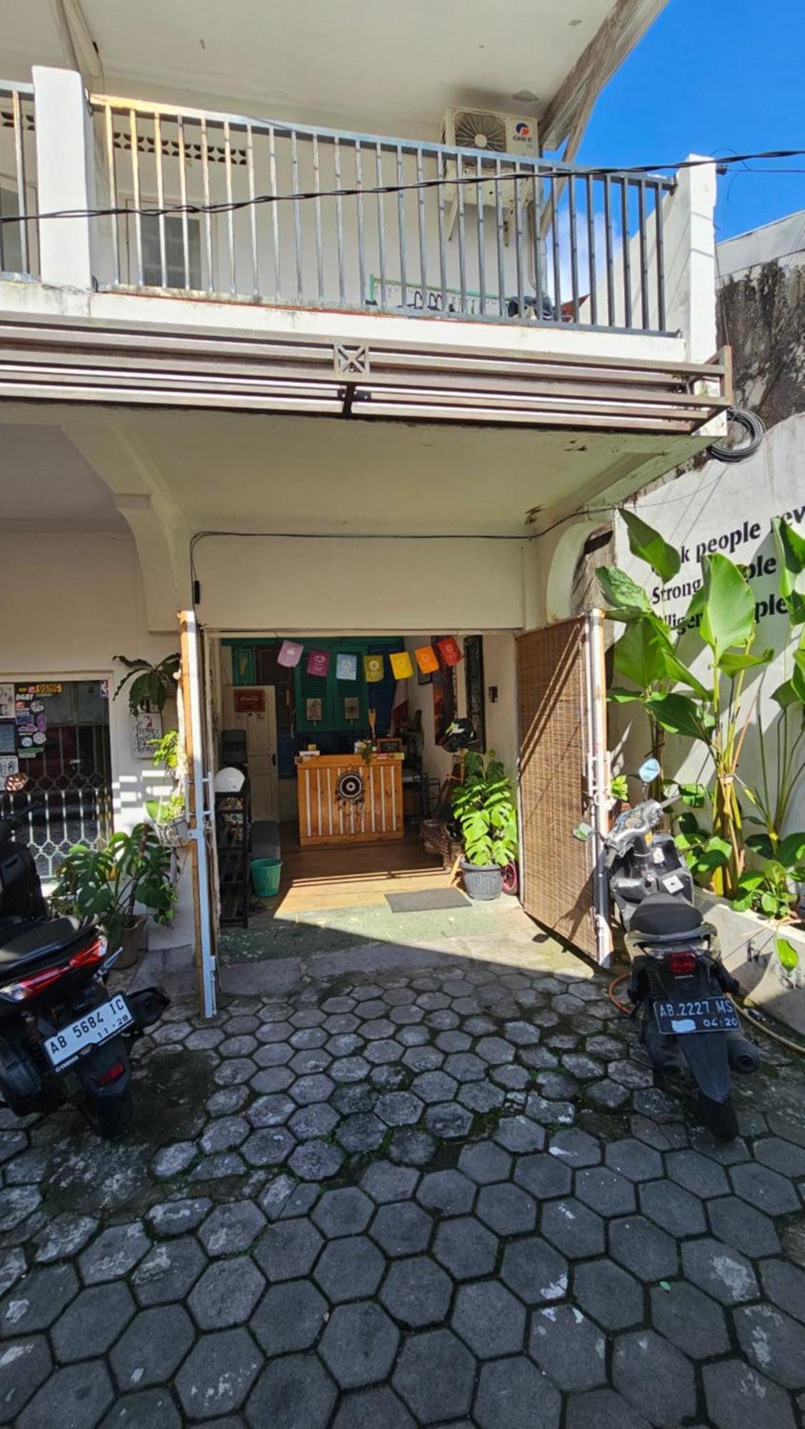 Oke Baik Hostel Yogyakarta Exteriör bild