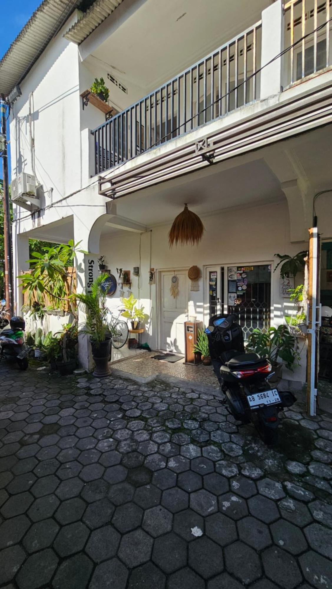 Oke Baik Hostel Yogyakarta Exteriör bild