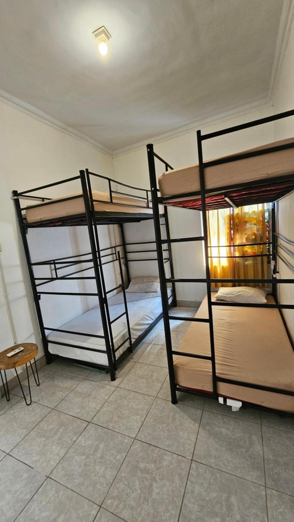Oke Baik Hostel Yogyakarta Exteriör bild