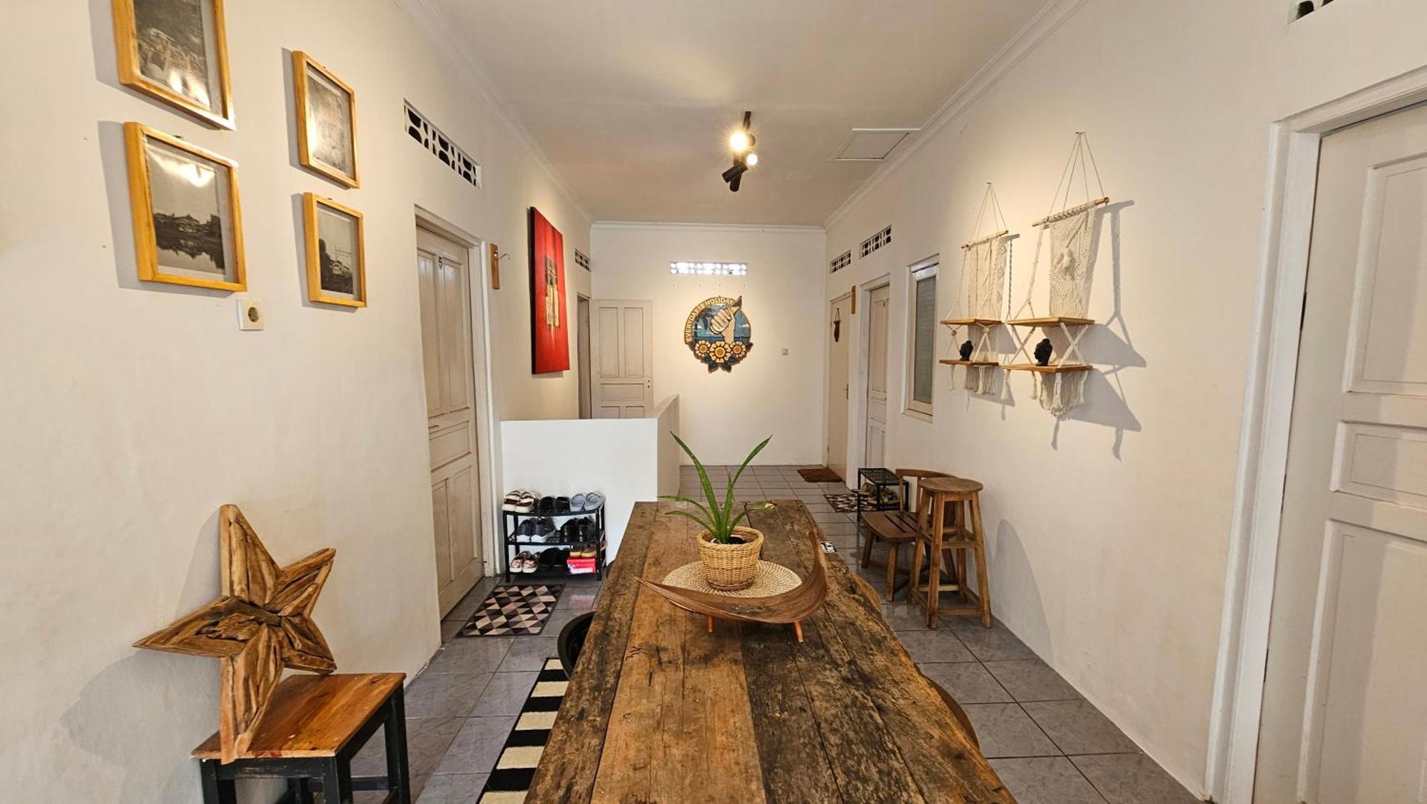 Oke Baik Hostel Yogyakarta Exteriör bild
