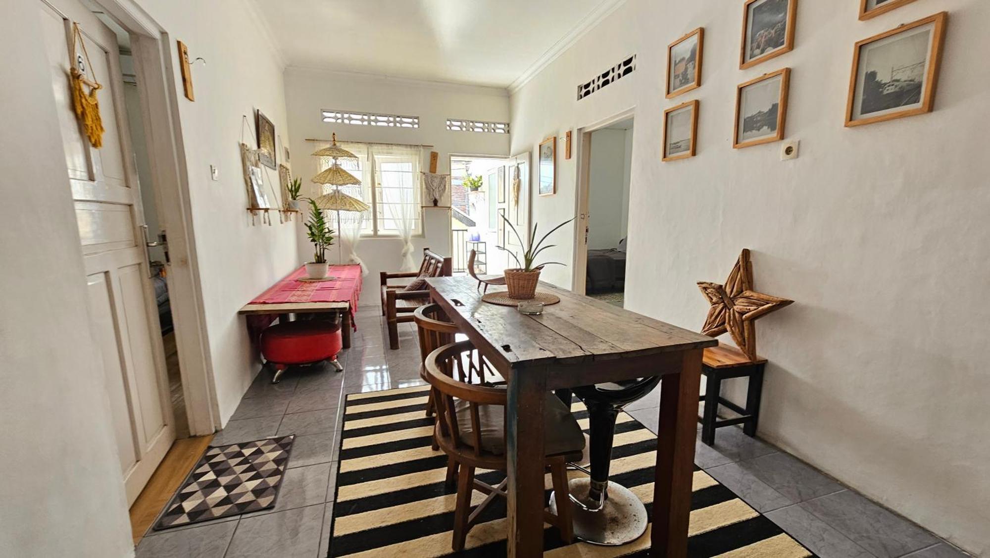 Oke Baik Hostel Yogyakarta Exteriör bild