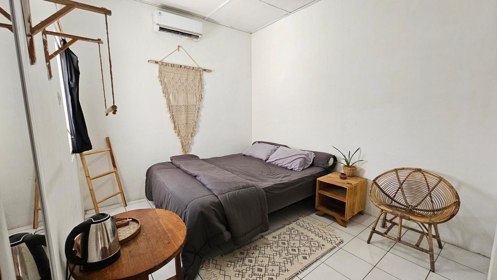 Oke Baik Hostel Yogyakarta Exteriör bild