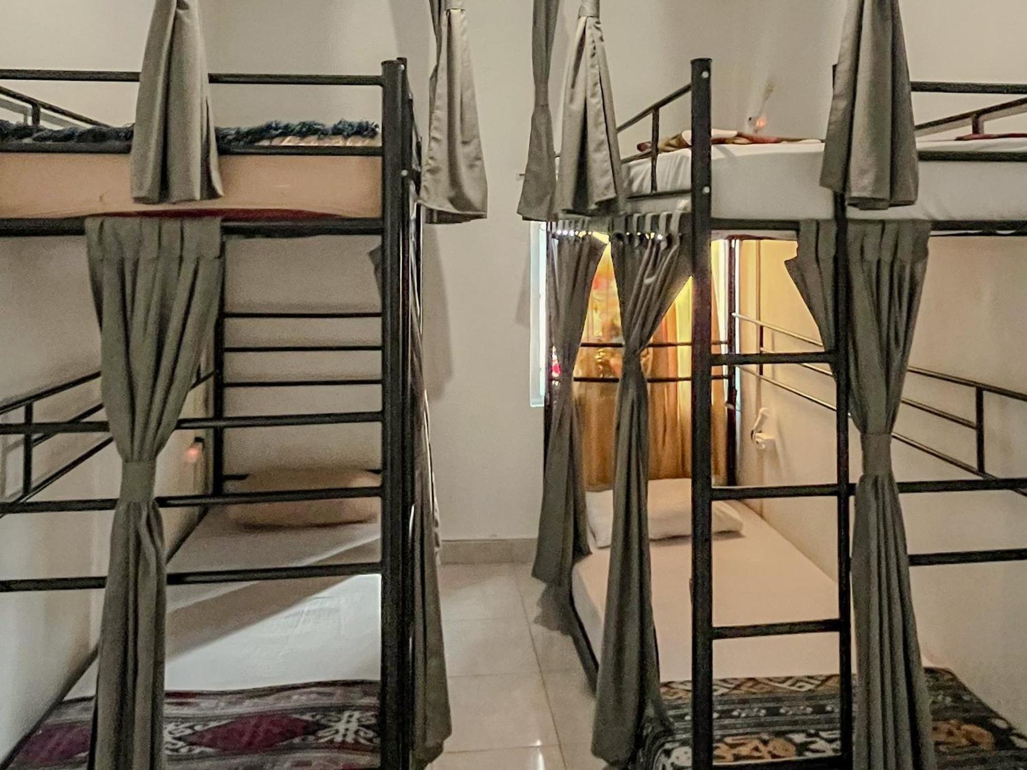Oke Baik Hostel Yogyakarta Exteriör bild